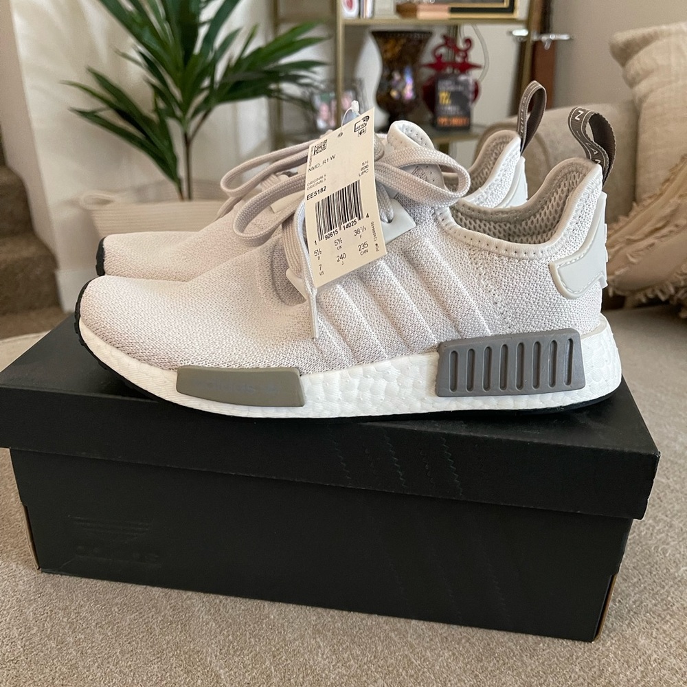 Adidas Womens Nmd R1 running shoe